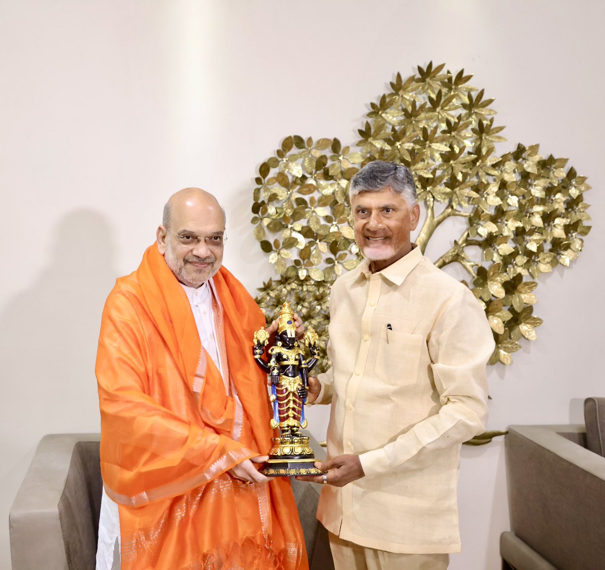 AmitShah's tweet photo. Met the Chief Minister-designate of Andhra Pradesh, Shri @ncbn Garu in Vijayawada and congratulated him on the NDA's massive victory. Looking forward to attending the oath-taking ceremony tomorrow.

ఆంద్రప్రదేశ్ కాబోయే ముఖ్యమంత్రి శ్రీ నారా చంద్రబాబు నాయుడు గారిని విజయవాడలో కలుసుకుని NDA ఘనవిజయంపై అభినందనలు తెలిపాను. రేపు జరిగే ప్రమాణస్వీకార కార్యక్రమానికి హాజరయ్యేందుకు ఎదురుచూస్తున్నాను.