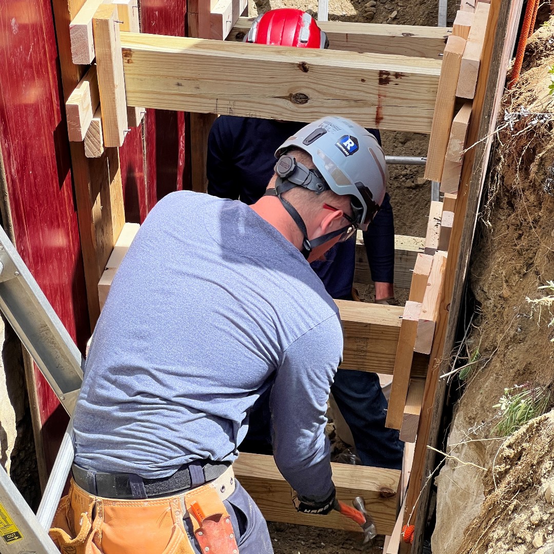 MassDFS's tweet photo. #TechRescue Tuesday: The Mass Fire Academy recently delivered its last Trench Rescue Technician course of the semester in #LeeMA. This 24-hour course uses classroom instruction and practical evolutions, including hands-on experience during actual sheeting and shoring operations. https://t.co/ngWpnDYOmH