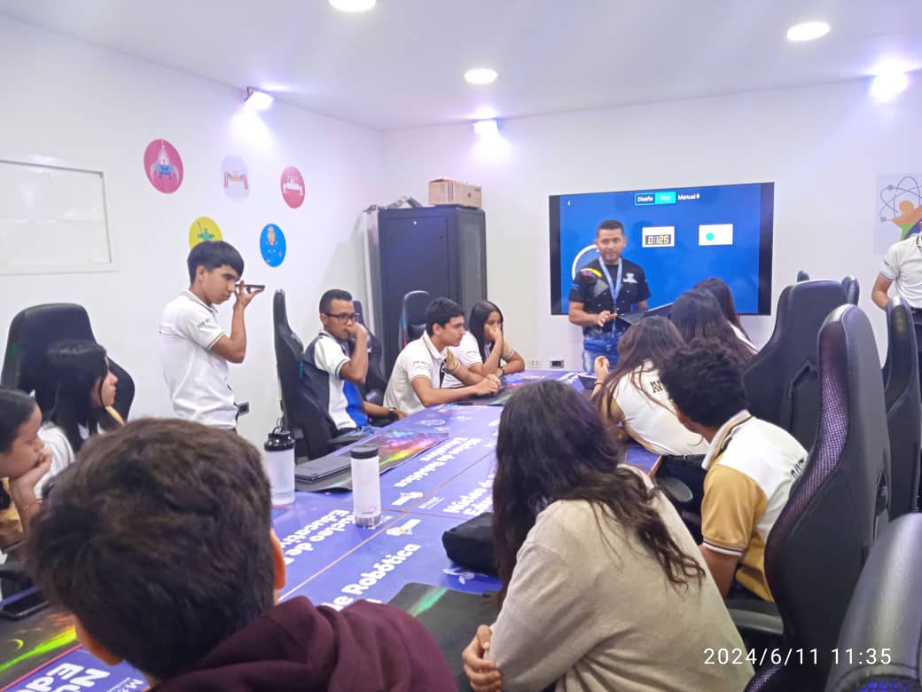 Coord de tecnología Falcon tweet media