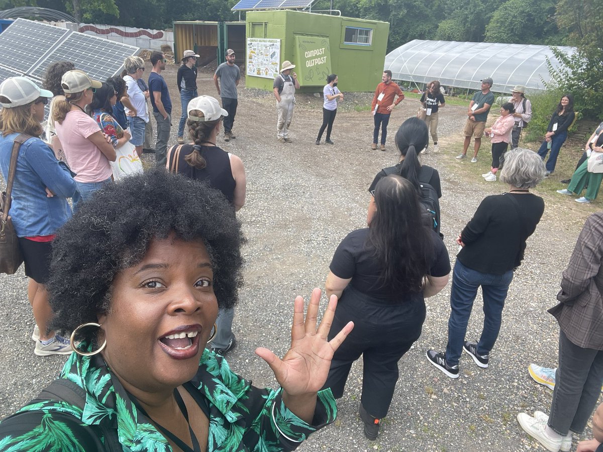 This is America: Prince George County has historically been wealthiest zip code for African Americans and yet, here I am on a food desert farm tour on the “other side of the tracks” that serves a predominantly black neighborhood with health issues. #thefof <a href="/refed/">ReFED</a> #foodaccess