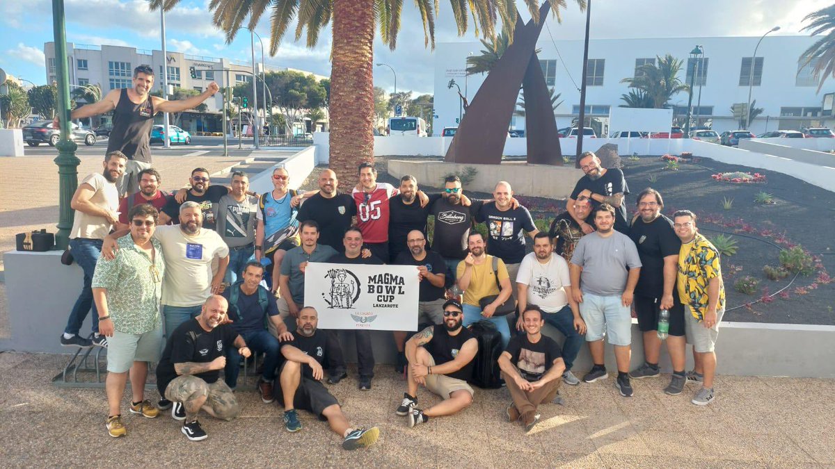 Este fin de semana hubo torneo de #BloodBowl en Lanzarote, la #MagmaBowlCup4 y muy contento con el resultado de mis humanos (6/30) pero sobretodo el haberlos acabado en tiempo récord…. 

Bueno aún faltan detallitos como las calcas y alguna luz final, xo xa jugar me valen