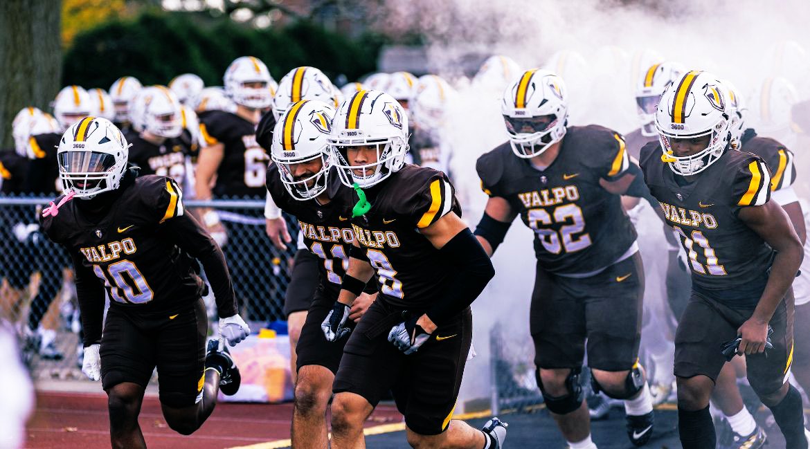 After a great conversation with <a href="/ROADS2GREATNESS/">Dayven Coleman aka “Coach DayDay”</a> , I'm Blessed to receive a D1 FCS offer from <a href="/valpoufootball/">Valpo Football</a>. #AGTG 
<a href="/COACH217ROLAND/">Travis Roland</a> <a href="/CamdenRecruits/">Camden FB Prospects</a> <a href="/JMThompson12/">Coach Thompson</a>