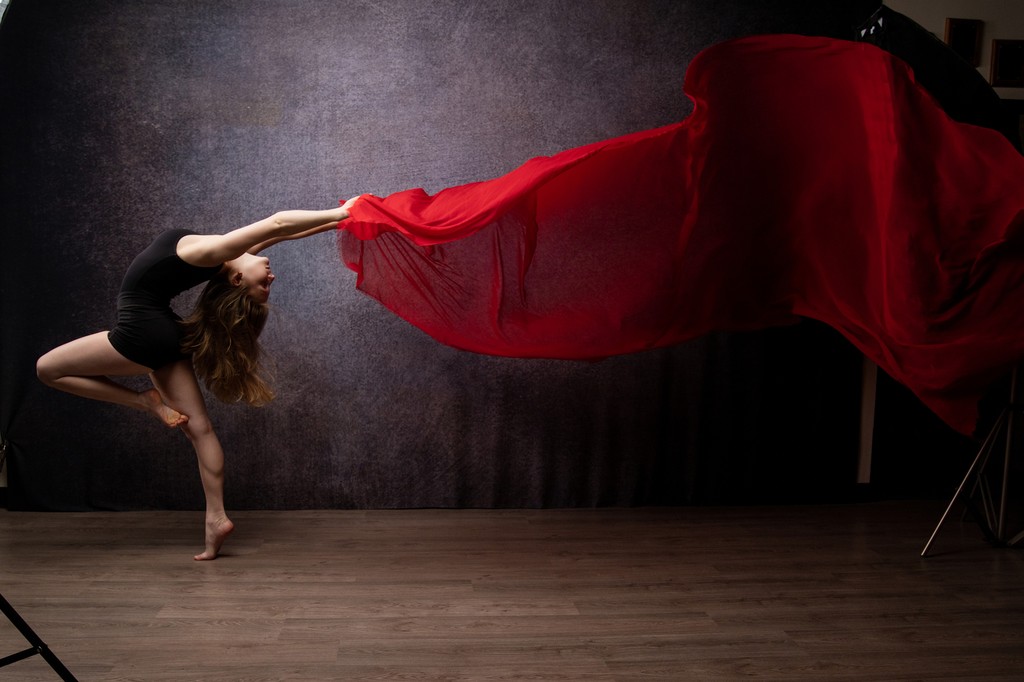 Elizabeth has such power mixed with elegance...truly a talented dancer!