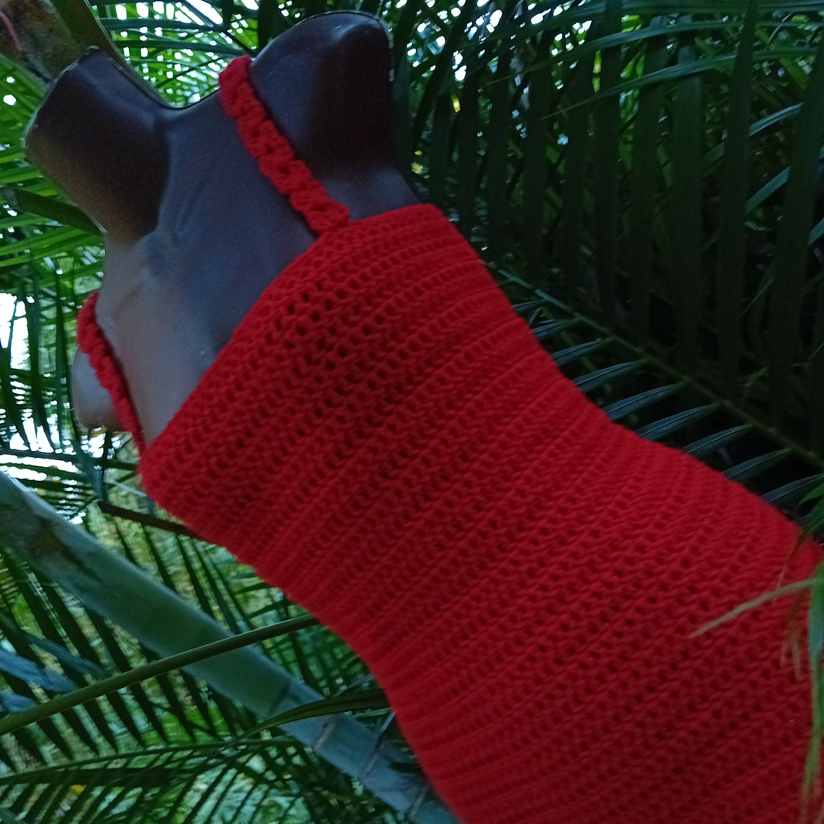 TeazDesigns's tweet photo. Made this adorable little red crochet dress for a special birthday dress! 🎉💃🌴🧶 Who says simple can't be glam? 💁‍♀️✨ #Crochet #CaribbeanCrochet #HandmadeFashion #BirthdayDress https://t.co/gcxsufwRS2
