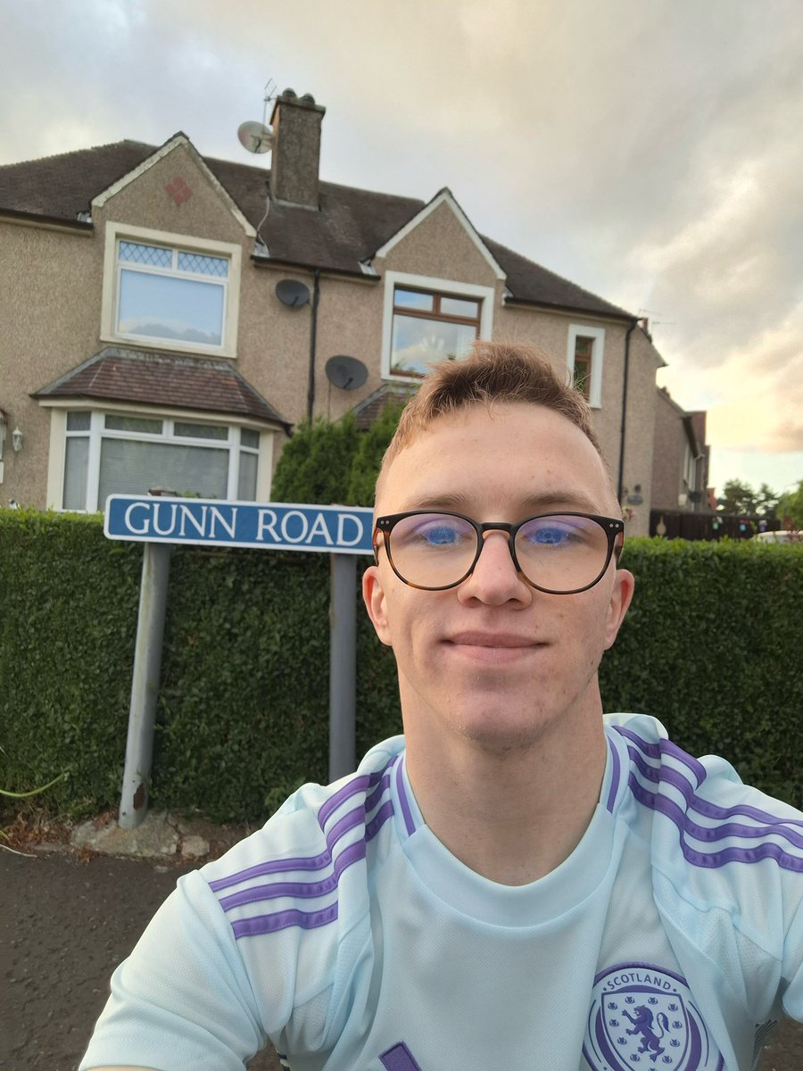 _davidlittle_'s tweet image. A thread of Scotland’s Euro 2024 Team as street signs. A very silly mission.

1. Angus Gunn (@AngusGunn01)

Gunn Road, Grangemouth