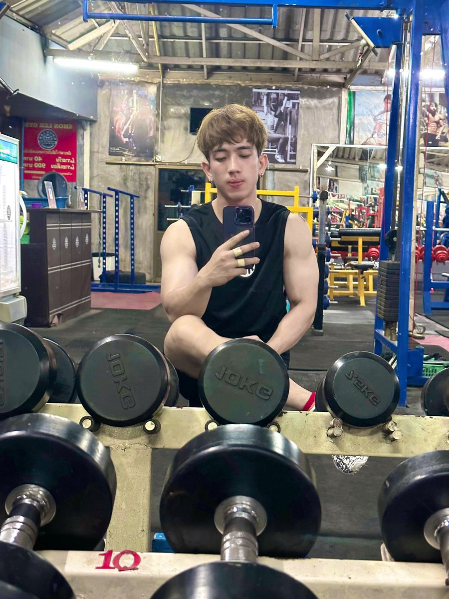 modder41's tweet photo. กลับกับผมได้ไหม?🫣
#สกลนคร https://t.co/358CIB4zWU