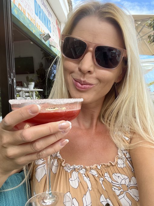 After a pussy juice, Margarita comes! https://t.co/cahztsnW5l