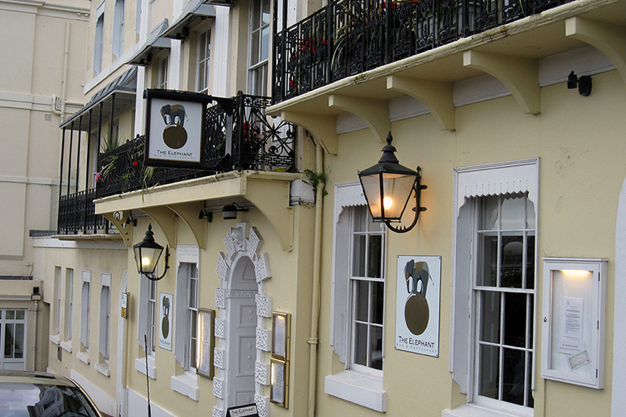 domukltd's tweet image. 🌟 Michelin Star Restaurant, The Elephant Turns to Access Locks for DOM Tailored Solution 🔐

Find out more:
lnkd.in/eeEeqmXD

#masterkeysystem #locksmith #securitysolutions #michelinstar #wedomore