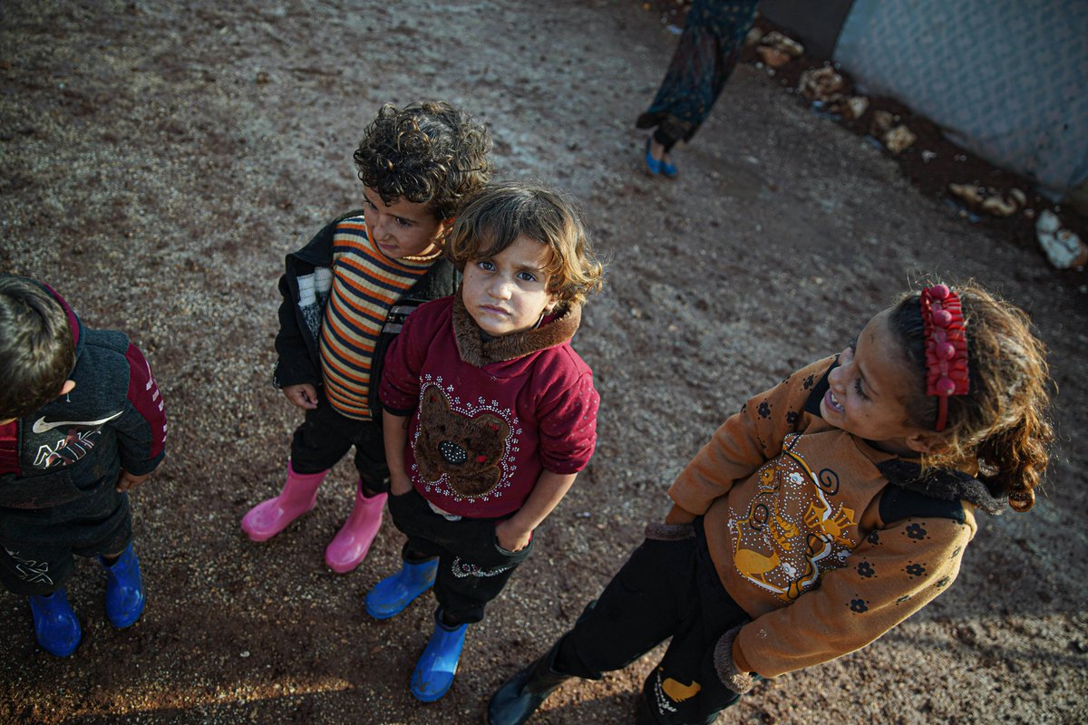 El matrimonio infantil es una realidad que se vive en muchos países del mundo.

Desafortunadamente en Siria, es otro de los duros acontecimientos que acompañan a la ya terrible guerra y situación humanitaria que se vive en el país desde el 2011.

Lee más: aaps.es/el-matrimonio-…