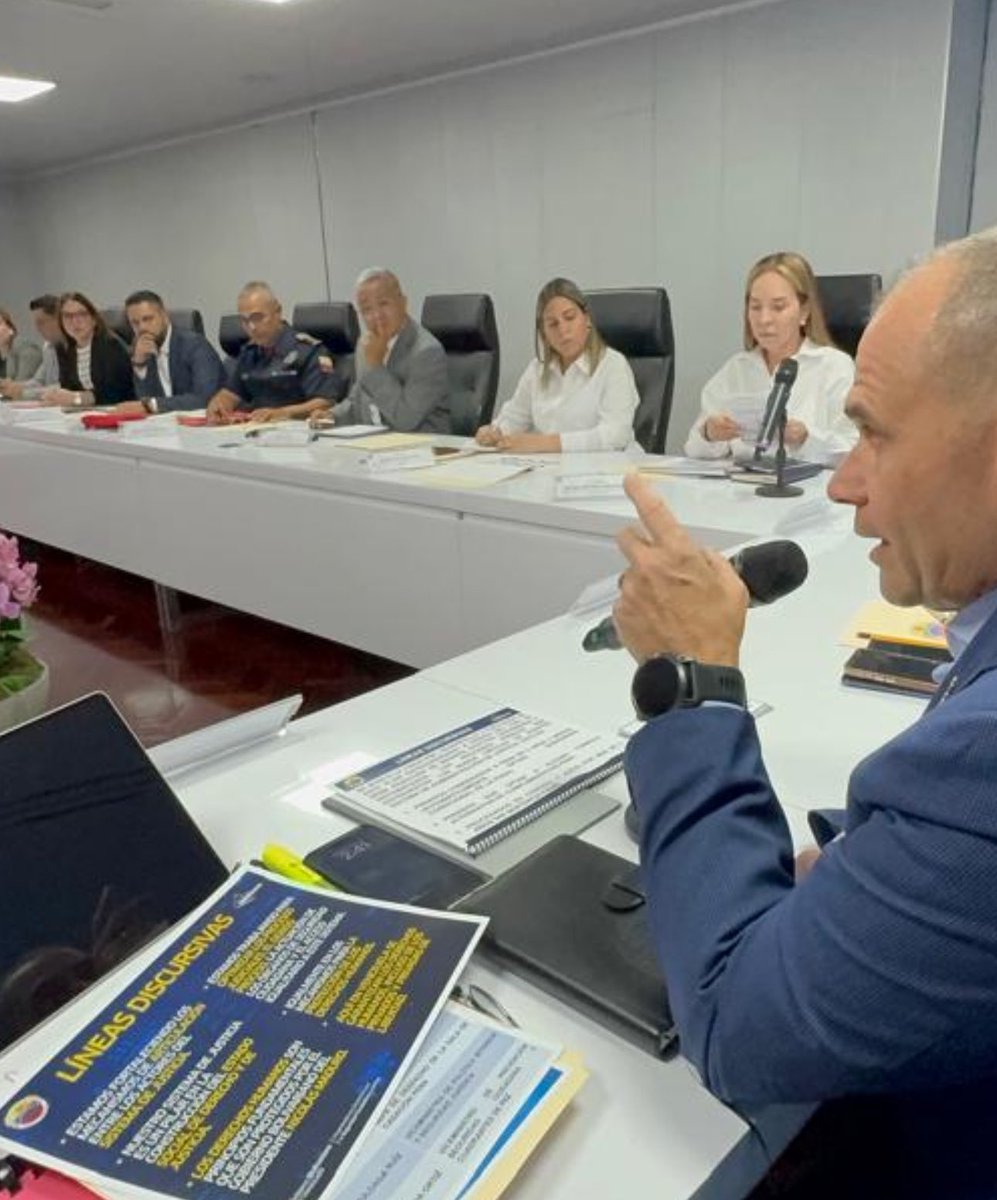 Seguimos avanzando en el Fortalecimiento del Sistema Penitenciario, felicitaciones a la VA Celsa Bautista, por su extraordinaria labor sacrificio y valentía al frente del MPPSP, bienvenido Dip Julio Zerpa excelente legislador quien avanzará para impulsar la acción penitenciaria.