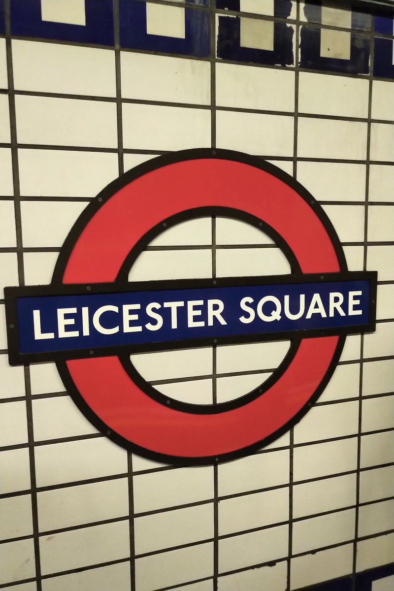 dantsis87's tweet photo. We had a great day in London on Sunday at the #mlbtakeover #londonseries @MLBEurope โพ๐บ๐ฒ๐ after a yummy lunch @PizzaExpress ๐๐จ๐ป Leicester Square we jumped on the tube. Headed down the escalator and heard the most amazing jazz piano ๐ถ๐น being played by none other than 1/2 https://t.co/YiksVXvQBe