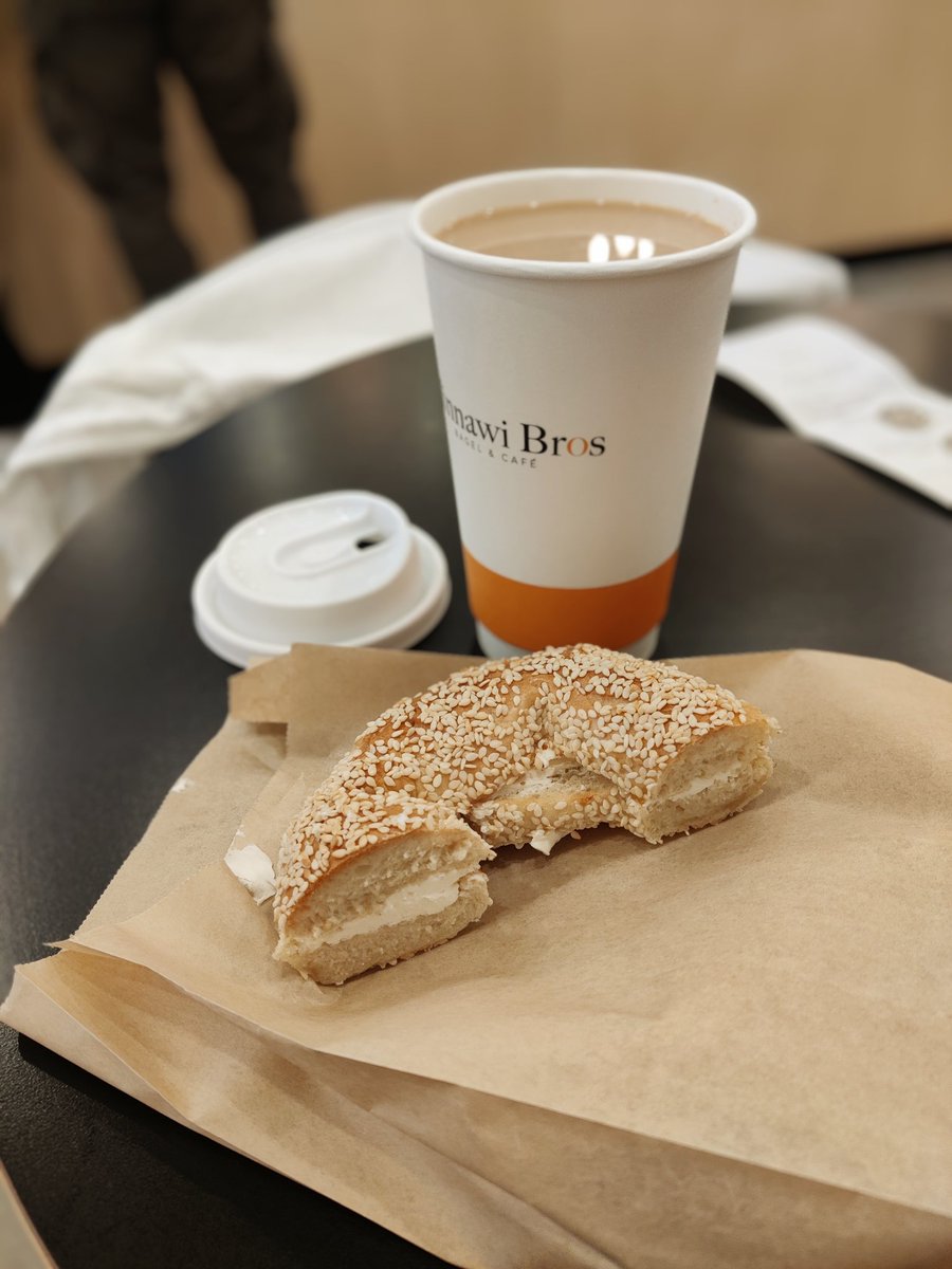 Bonjour/Hi! A snapshot of our 1st day here in Montréal where we're here  for the week to build a partnership with colleagues from <a href="/mcgillu/">McGill University</a> through the <a href="/WelshGovernment/">Welsh Government</a> Wales-Quebec collaboration. We'll be documenting our journey here <a href="/KatharineSYoung/">Katharine Young</a> <a href="/cardiffmet/">Cardiff Metropolitan University</a> @susanballinger9