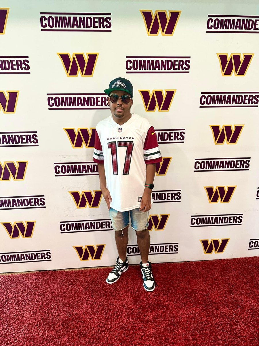 jamietyler_3's tweet photo. Help me wish the real star #JaysonTyler a happy 24th birthday today 🥳🥳🥳 We love you Jayson and today we celebrate you from Mexico 🇲🇽 #TheTylers #LAMDC #GooddayDC #GeminiSeason https://t.co/tHllwXADMC