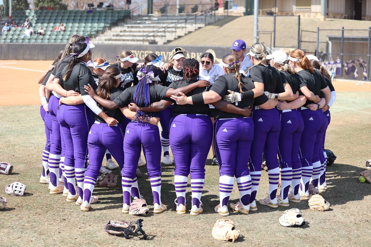 🚨 JUCO/PORTAL ATHLETES 🚨

Converse Softball is still looking to add 2-3 more to our upcoming roster. We are a NCAA D2 University that competes in Conference Carolina’s. 

-over 100 majors, minors, &amp; grad programs 
-over 50 records broken last year

DM or email me for more info