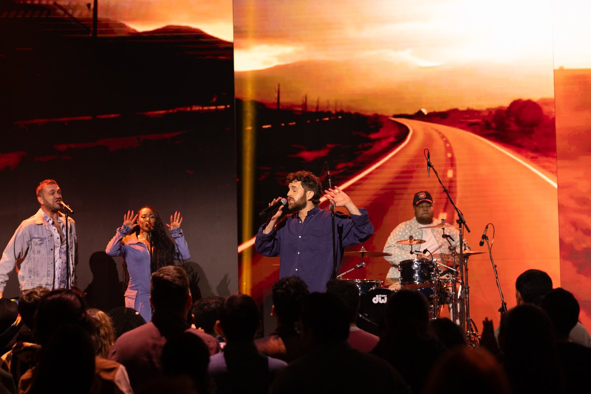 iHeartRadio's tweet photo. Did I just sing my heart out during #BenPlatt's performance? Yes. 🗣️🎶

Watch our #CantCancelPride show with @ProcterGamble now on @hulu, iHeartRadio FB + YT pages or Revry!

👀: https://t.co/f2l4x6sE2A https://t.co/EgG4Ca3O07