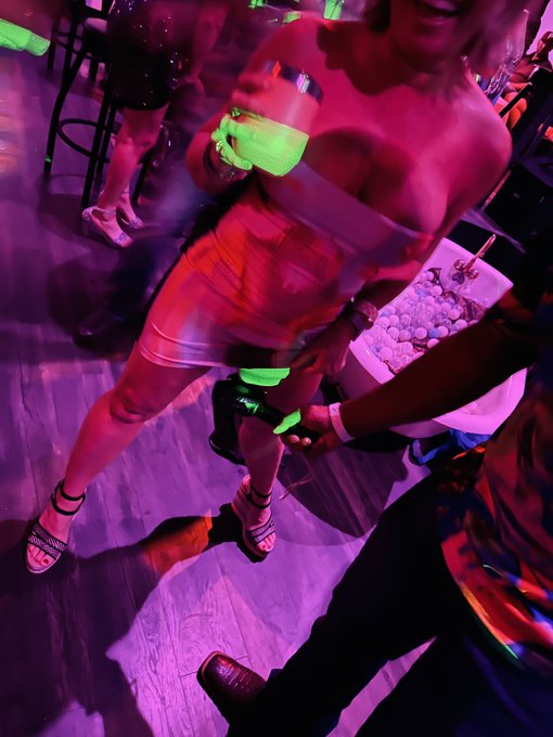 Take my picture #UpSkirt #DaClub https://t.co/TOEEkcjKvW<a href="/tag/upskirt"class="tags">#UpSkirt</a><a href="/tag/daclub"class="tags">#DaClub</a>