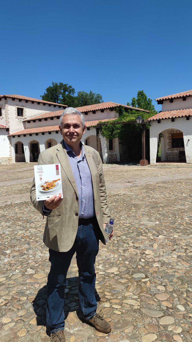 Today, our first stop at <a href="/mercamadrid_hoy/">Mercamadrid</a> included a tour of the meat section and visits to  <a href="/EAgroup_/">EA group</a> and <a href="/deovinoSL/">deOVINO S.L.</a>. A captivating presentation by Mercamadrid and <a href="/Interovic/">@Interovic</a> teams marked the morning. Next, we're off to <a href="/midra_i/">iMIDRA</a> in Aranjuez for insights into animal breeding.