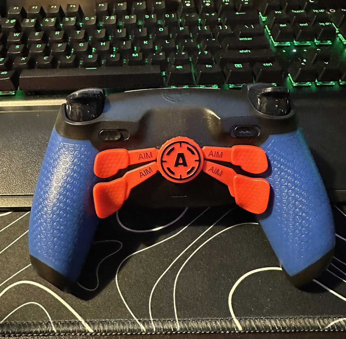 compass0920's tweet photo. Super excited my new @AimControllerss came in yesterday!!! That code: FLOCK came in clutch @DirtyBird37Live 💪 https://t.co/ILc5TPYjxj