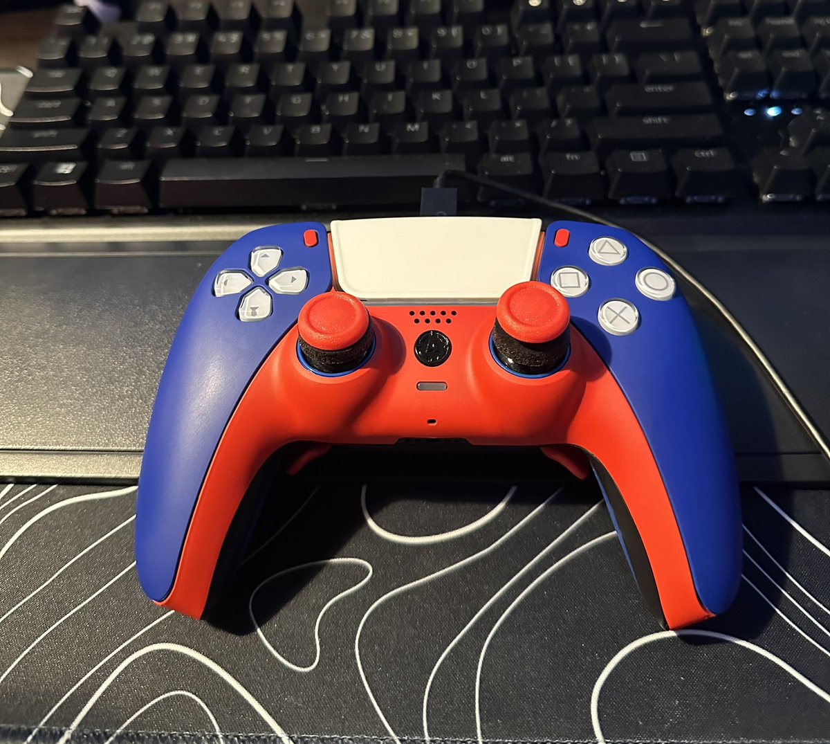 compass0920's tweet photo. Super excited my new @AimControllerss came in yesterday!!! That code: FLOCK came in clutch @DirtyBird37Live 💪 https://t.co/ILc5TPYjxj