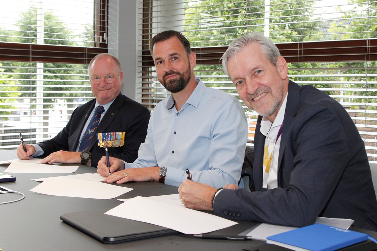 Oorlogsgravenstichting tweet media