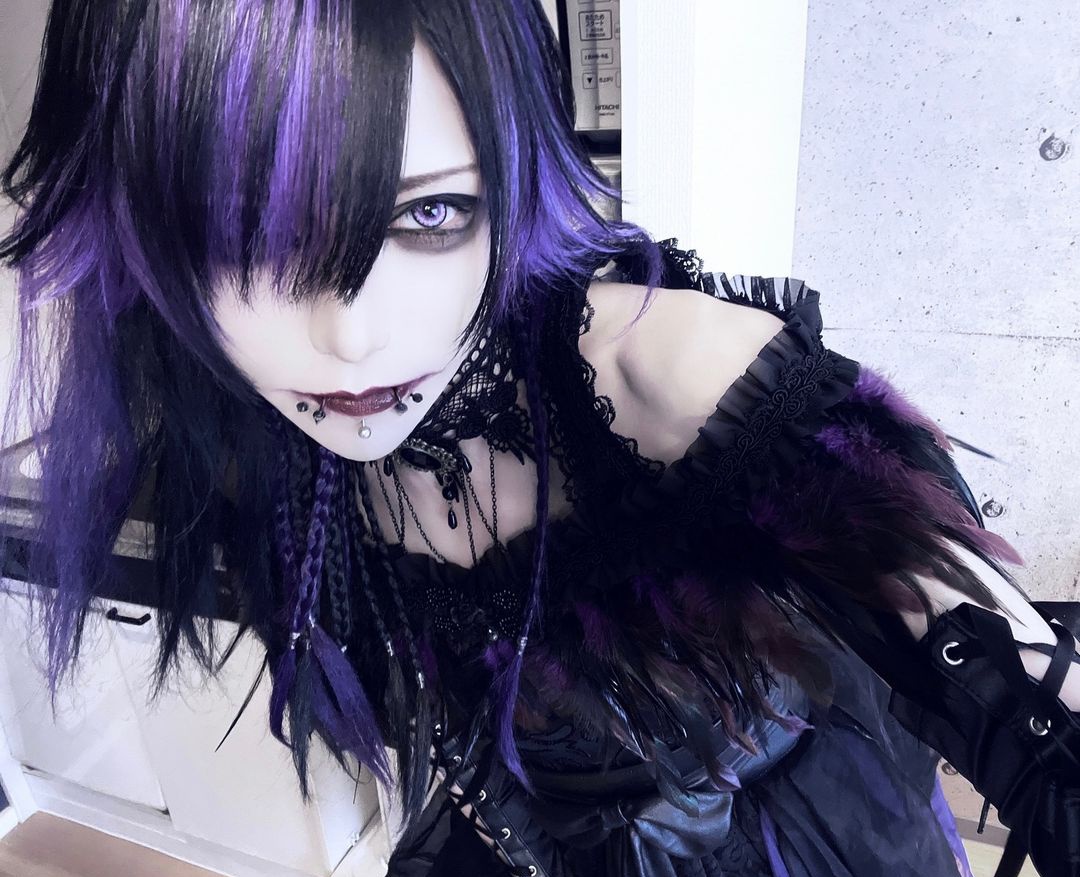 ᅟ
ᅟ𖦹︎ 👻 ᵎᵎ  Advinhem quem está indo para a Academia Pokémon? Isso aí! Eu mesmo. 
ᅟRecentemente estamos falando sobre pokémons sombrios e sua eficácia contra outros tipos. Hoje eu acordei pensando em trazer um em especial para falar por aqui mais tarde!
ᅟ