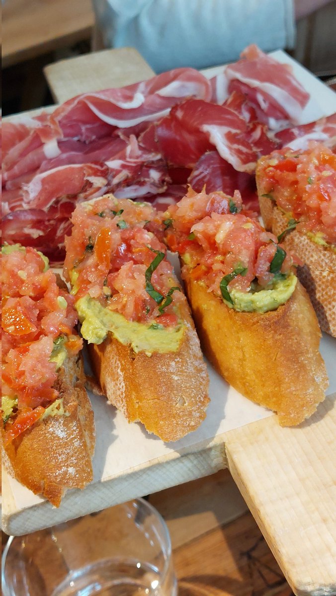 HCAteljee's tweet image. Dinner date with the lady´s 
@Laperovino