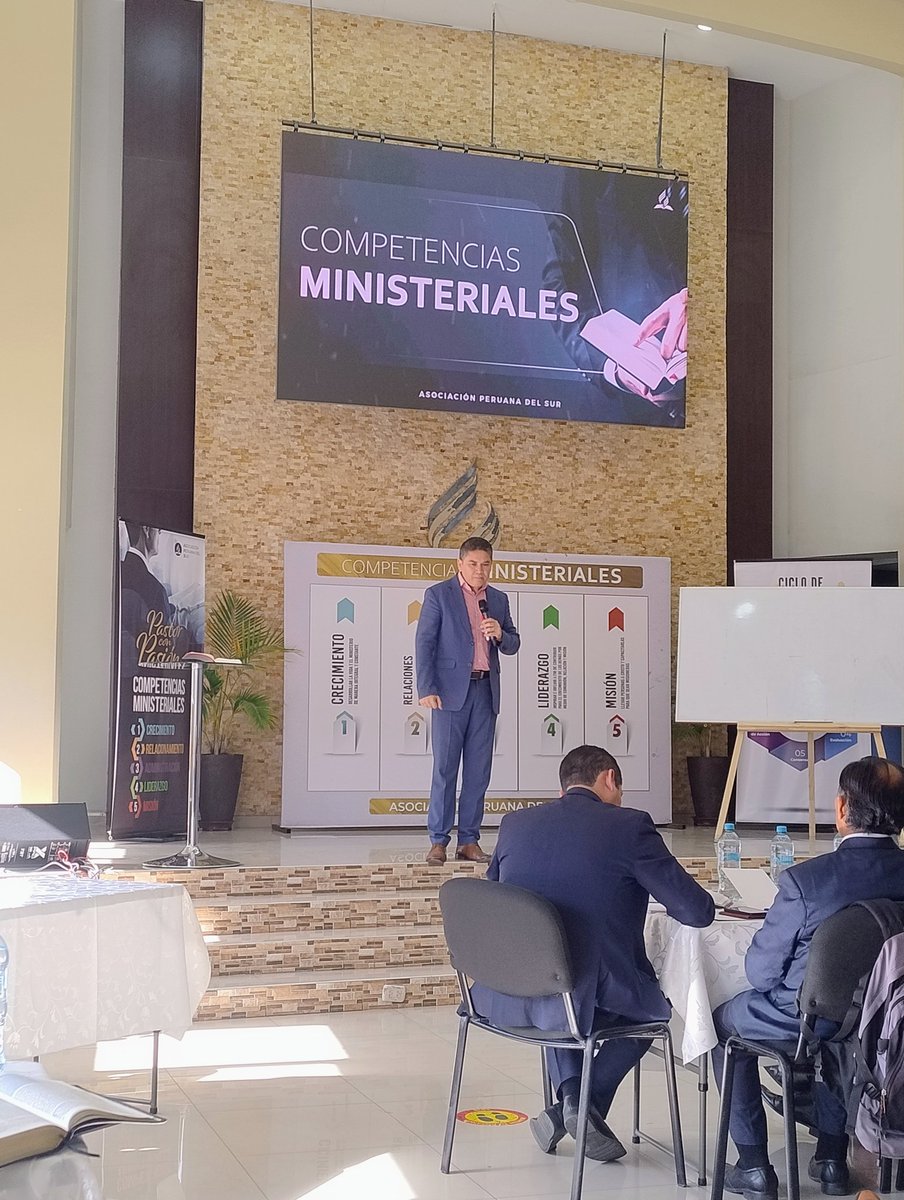 "El pastor es reconocido por la iglesia porque pastorea una iglesia que es de Dios, y tiene que cumplir los sueños de Dios" <a href="/PrLucasAlves/">Lucas Alves</a> 
#CompetenciasMinisteriales #APS #UPS