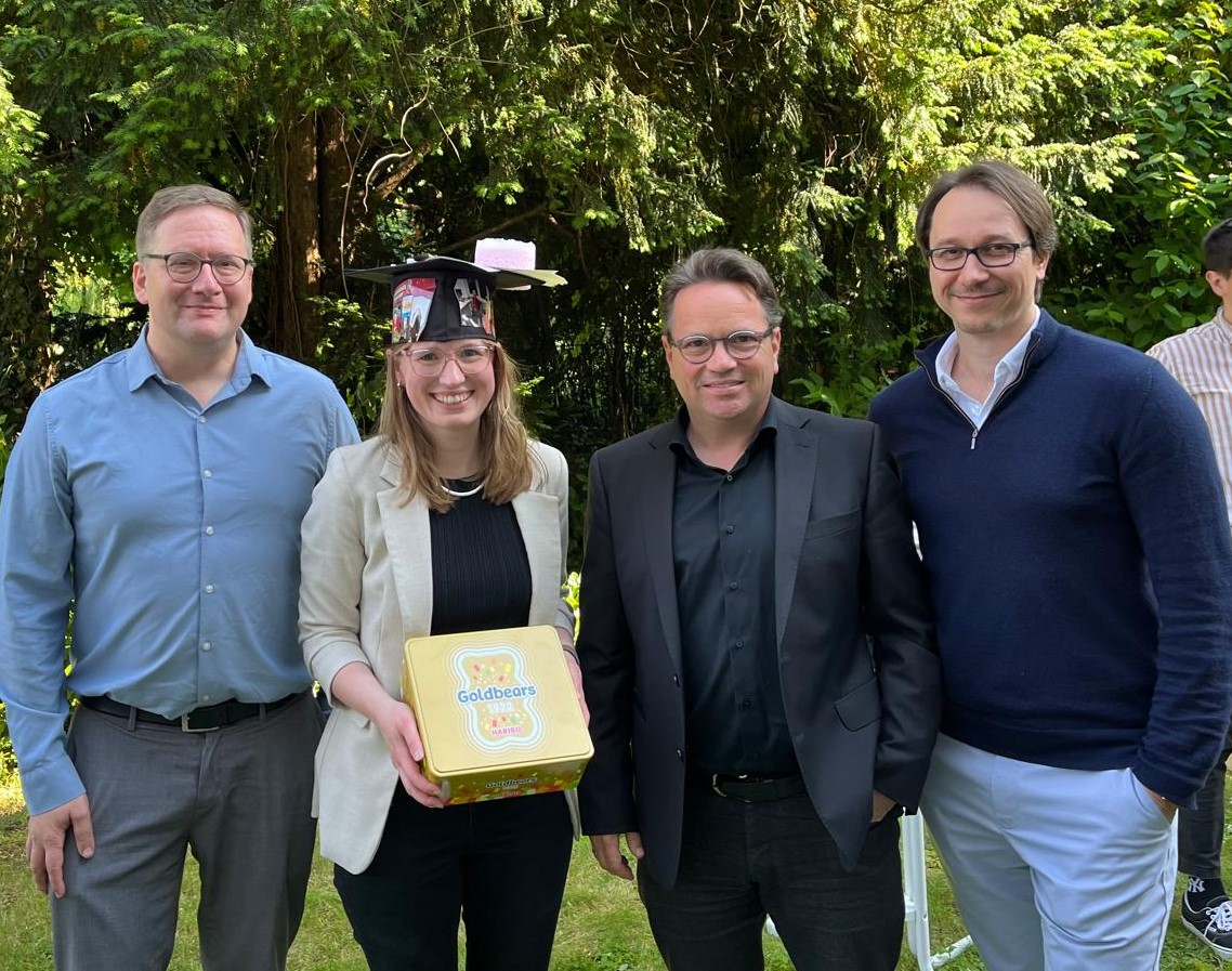 Anna Schulze Tilling tweet media