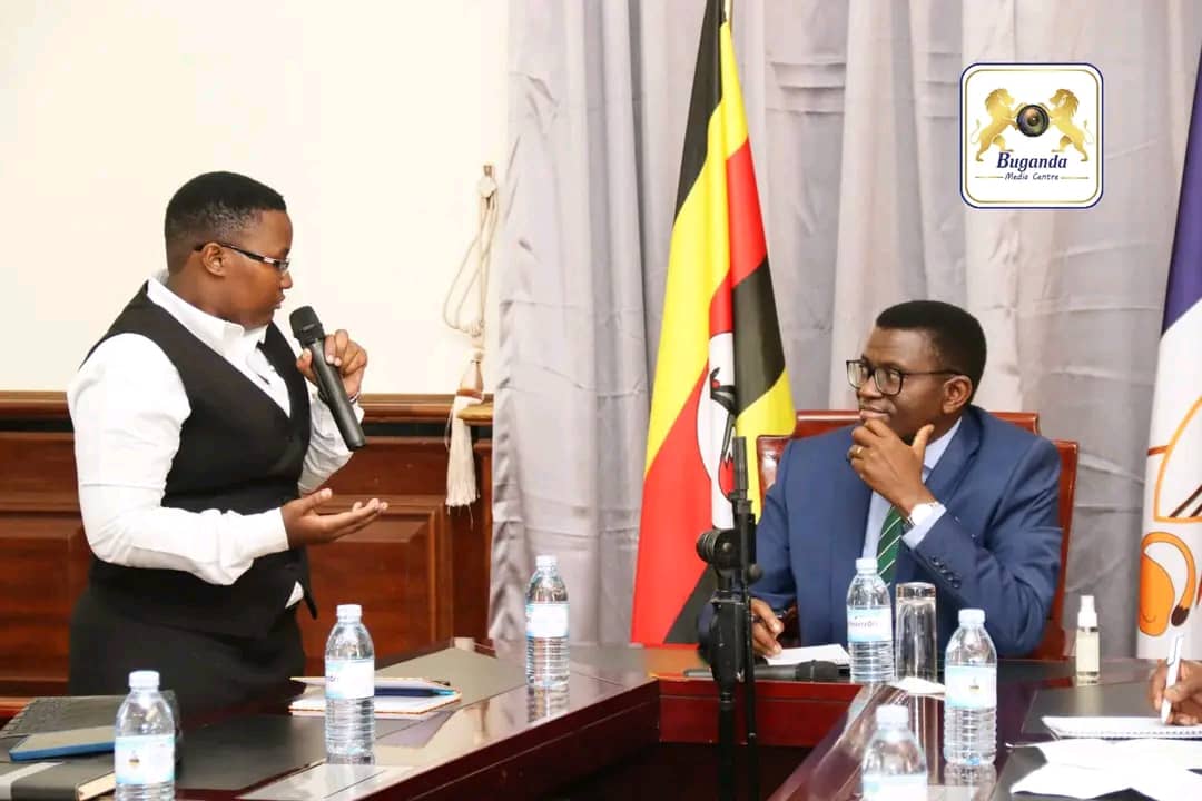 NdagireChris_1's tweet photo. Nkulembeddemu abayizi abakola amateeka ku Kampala International University.
Neetukyalirako Owek.Katikkiro Charles Peter Mayiga.
Atukuutidde okubeera abagumikiriza, okulemerako n'okubeera n'ebiruubirirwa ebinene n'ebirala bingi. https://t.co/uXvPO8bnvl