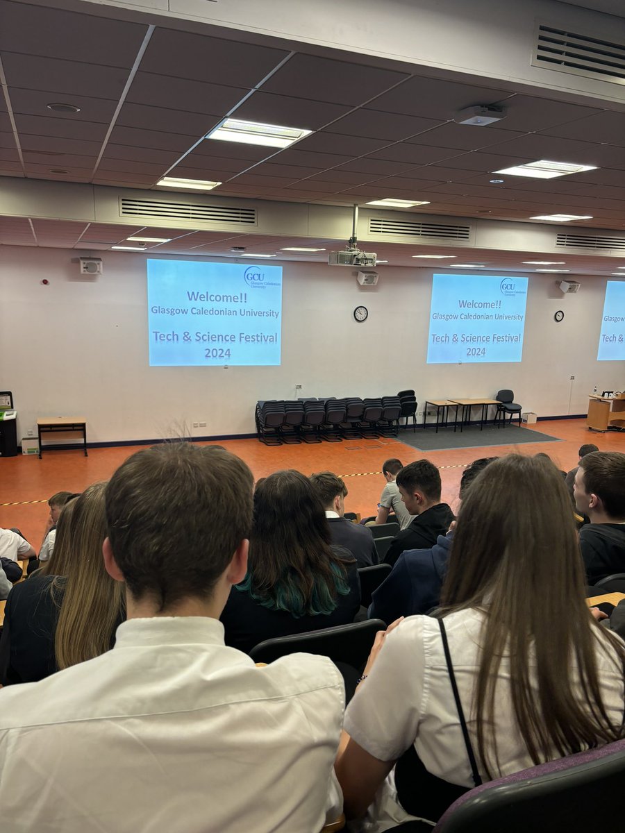 MrsWrightTech's tweet photo. Great morning at the GCU STEM festival today! Our pupils as always were exemplary, also made a St Andrew’s themed circuit board display! 🔘🔹🟡 @StAndrewsRCSec #GCUFestival https://t.co/2OSw42YeQj
