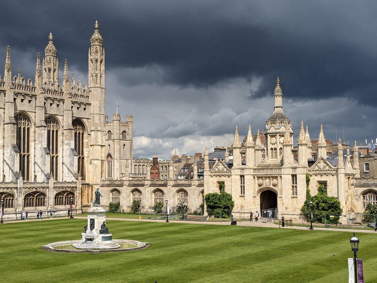 JamesNClements's tweet image. Dramatic view from the office today!