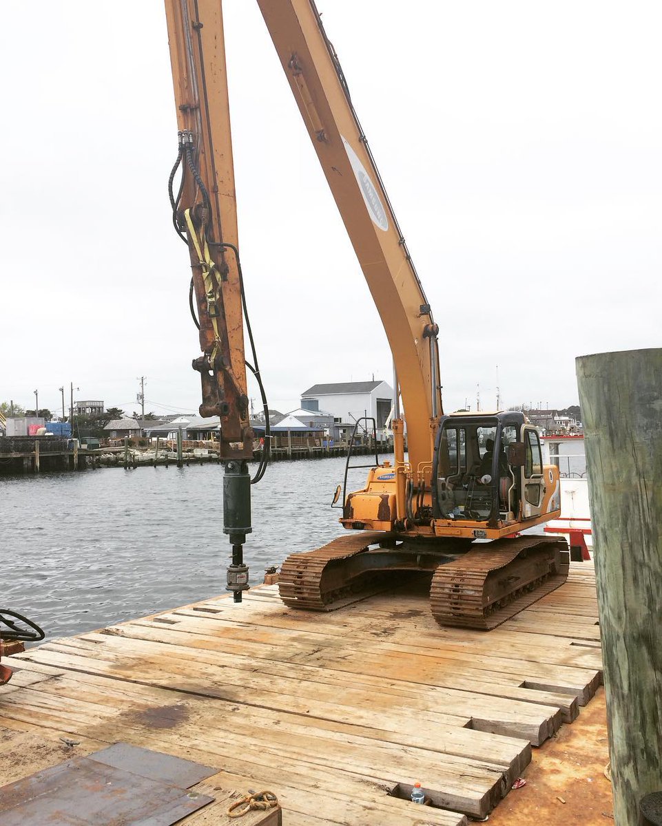buckmag's tweet photo. Danbro helped install four 60 kip ultimate piles using an 8k drive head and an excavator with a 60-foot boom.
Credit: @DanbroLLC
#Pilebuck #Danbro #micropiles #deepfoundations #construction https://t.co/w7qx3jAPuB