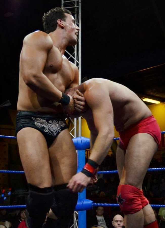 marti25810's tweet photo. Part 2 of Leon Shah (in black trunks) vs Warren Brady.
#beefcake #beefcakesofwrestling #hunks #hotwrestlers #sexymen #handsomehunks https://t.co/EGy2KsWgse