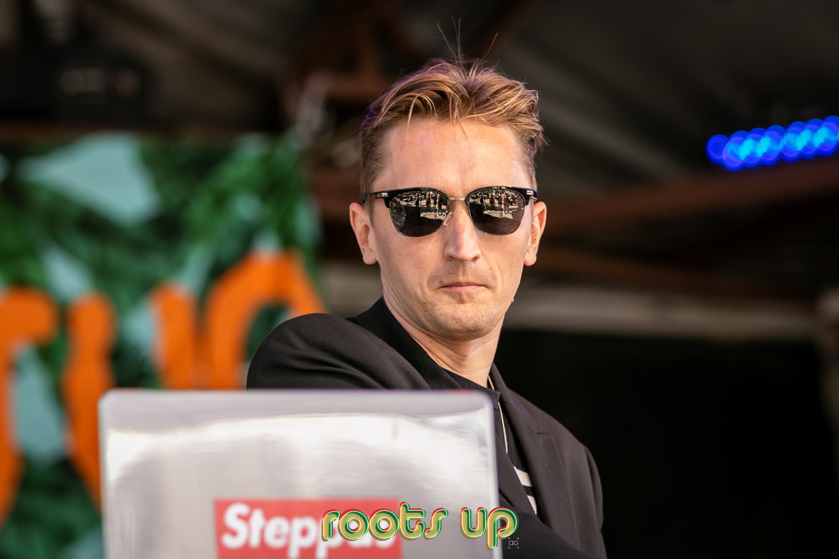 ashleygrebphoto's tweet photo. Alpha Steppa
Roots Up - Tagesfestival
Odonien Köln - 09.April.24
#awafall #alphasteppa #steppas #singer #songwriter #musician #rootsup #festival #rap #roots #reggae #köln #koeln #cologne #openair #tagesfestival #kultur #livemusic #photography https://t.co/FeFmkojfKa