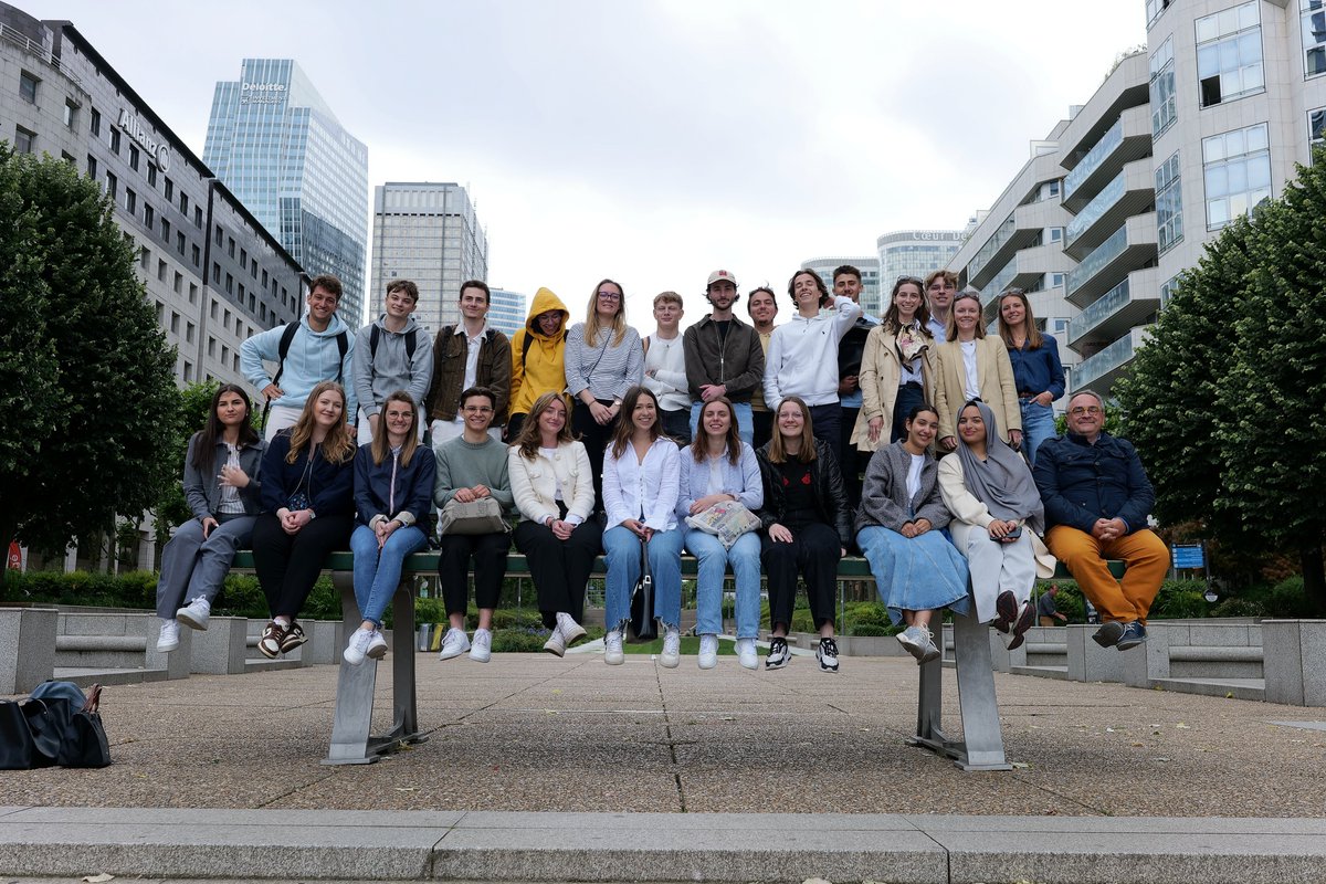 Hier, les étudiants de Licence 3 Gestion parcours en alternance étaient en sortie pédagogique à Paris. Au programme : visite de la Défense et du Musée Banksy.