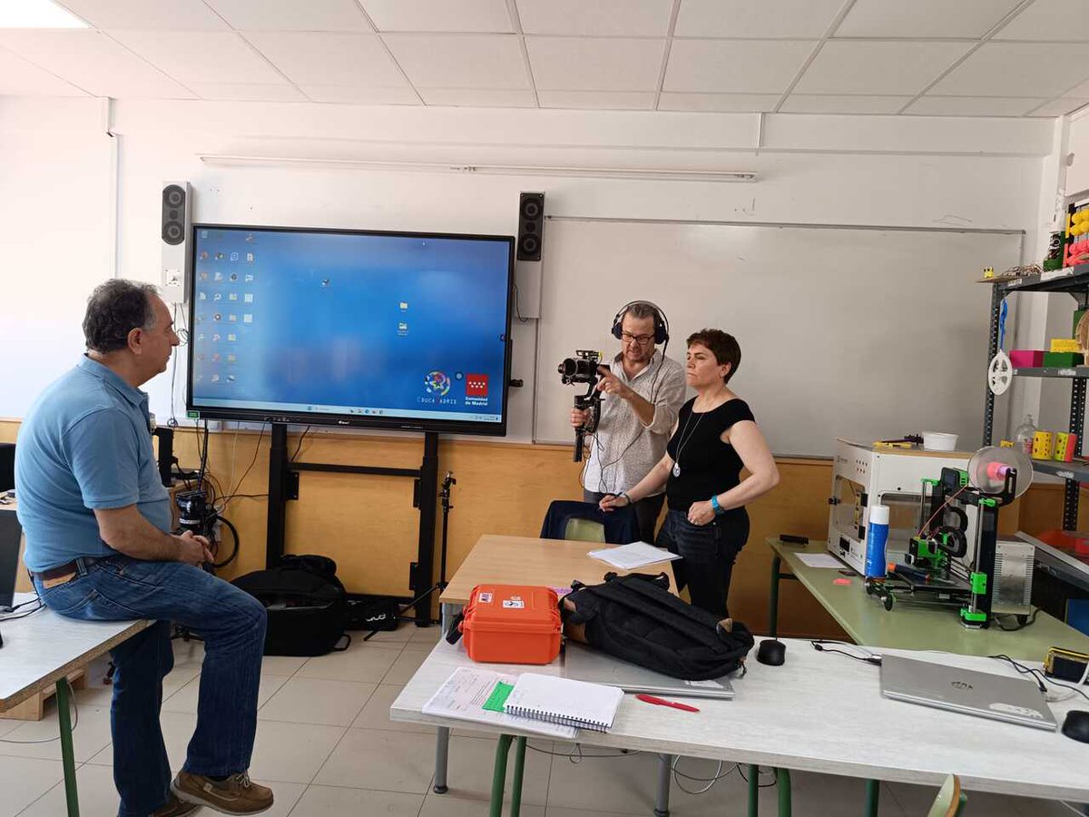 Madri+d (@madrimasd) on Twitter photo 🚀 ¡Noticias emocionantes! El satélite María Guerrero, diseñado por estudiantes de Collado Villalba y financiado por la <a href="/ComunidadMadrid/">Comunidad de Madrid</a>, se lanzará el 1 de agosto.
🌞 Equipado con paneles solares, transmitirá coordenadas y preguntas de Ciencia en código morse. 🚀 ¡Noticias emocionantes! El satélite María Guerrero, diseñado por estudiantes de Collado Villalba y financiado por la <a href="/ComunidadMadrid/">Comunidad de Madrid</a>, se lanzará el 1 de agosto.
🌞 Equipado con paneles solares, transmitirá coordenadas y preguntas de Ciencia en código morse.