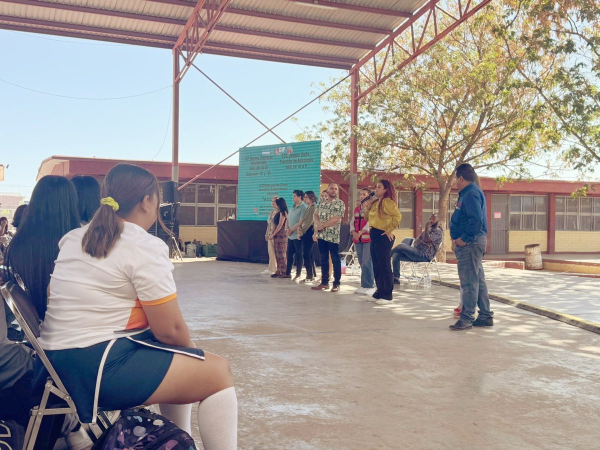 JanethCecilia3's tweet photo. Centro Estatal de Prevención @SonoraSeguridad en coordinación con @DIFSonora llevaron conferencia "Más Salud, Menos Adicciones" a alumnos de ambos turnos de Escuela Secundaria Técnica No. 71 #GuaymasNorte donde se habló de las consecuencias de las drogas.
#PrevenciónSonora https://t.co/UotmEDLklq