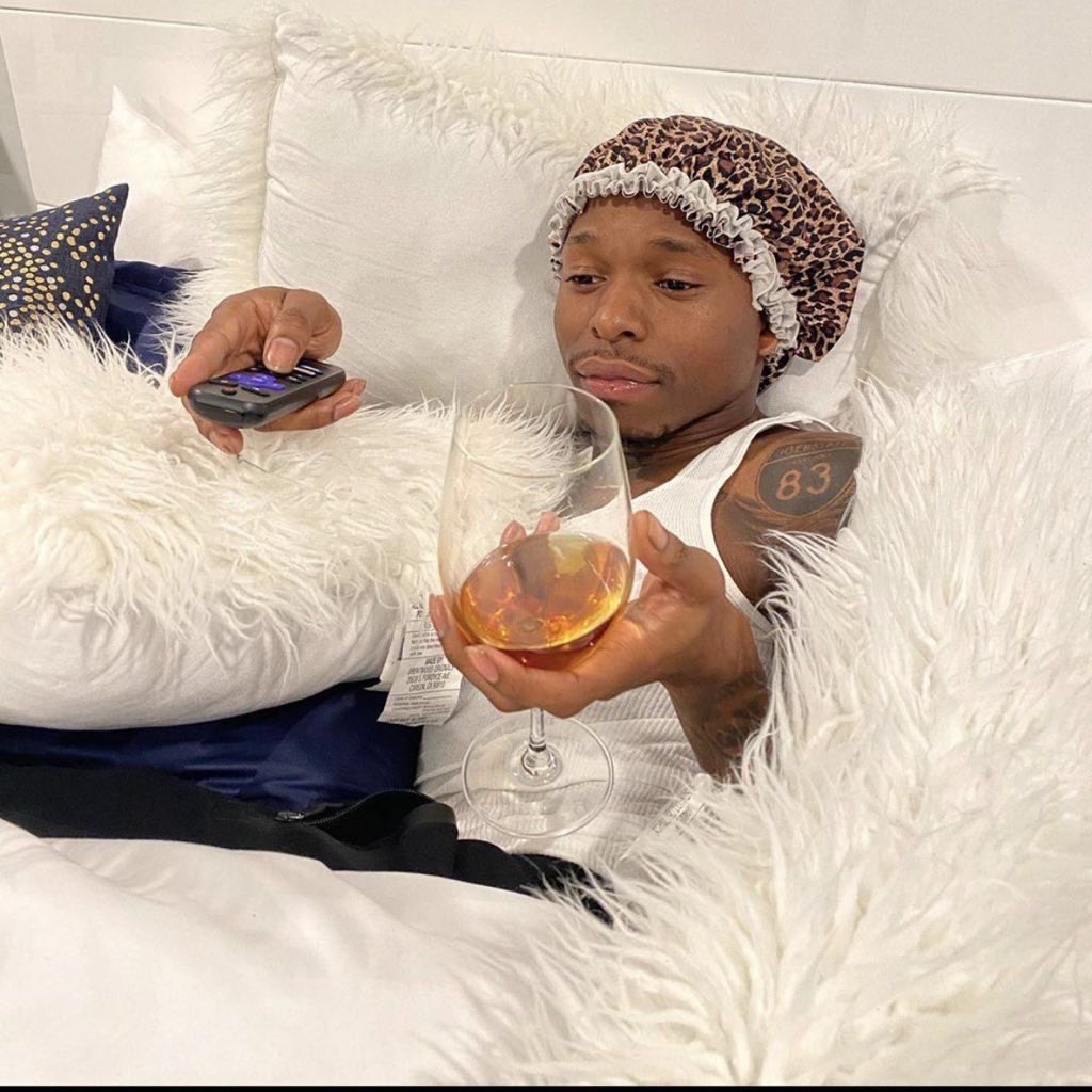I barely talk to anyone anymore, I be in my own lil world fr