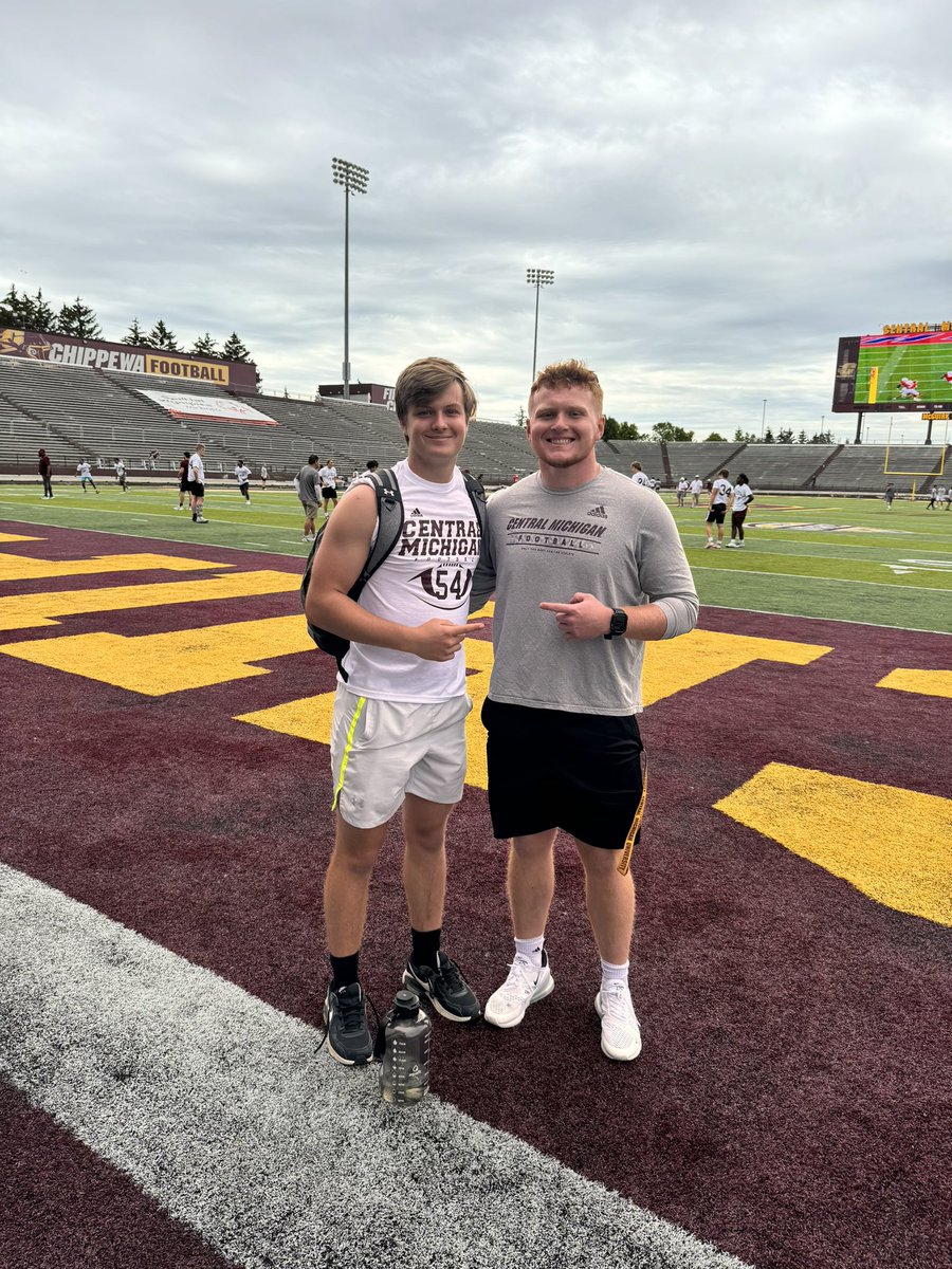 After a great phone call this morning with <a href="/CoachMurphy87/">Keith Murphy</a> I’m blessed to receive a D1 FBS offer to <a href="/CMU_Football/">Central Michigan Football</a> #FireUpChips 
-
@pantherfball <a href="/FentressKicking/">Fentress Kicking</a> <a href="/TheChrisRubio/">Rubio Long Snapping®</a> <a href="/KornblueSnappin/">Kornblue Snapping</a>