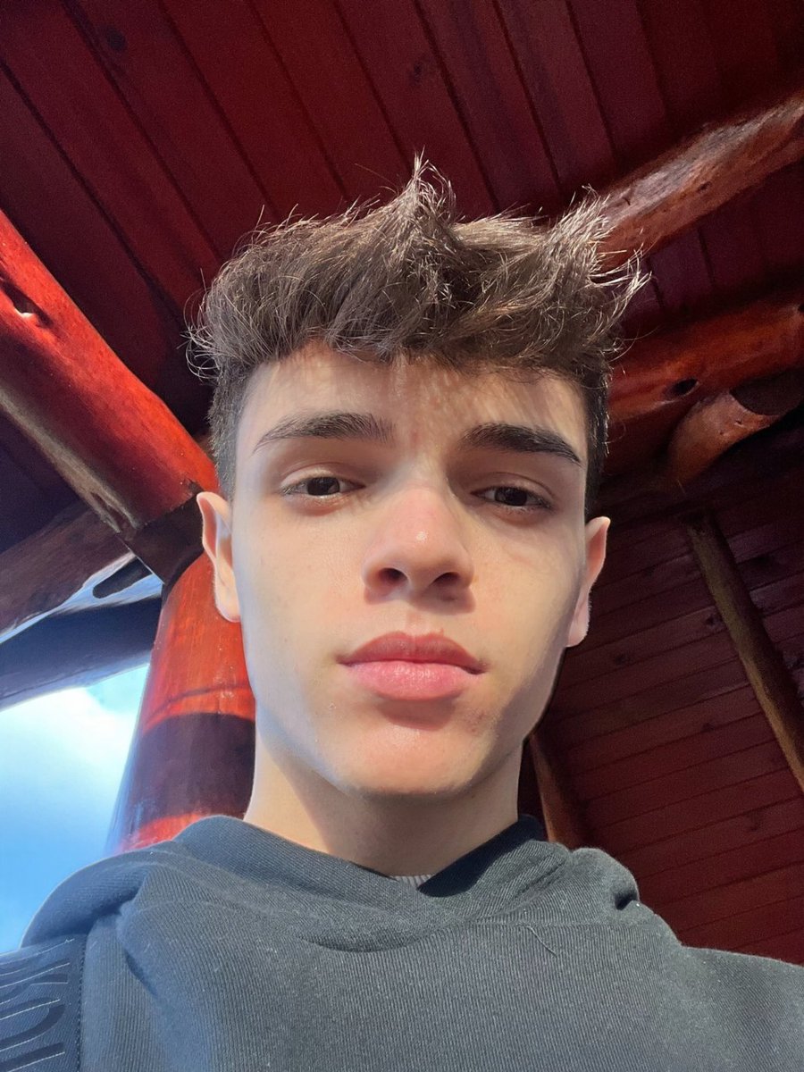 Leo_Boy_OF's tweet photo. Wanna fuck me in the cottage ⁉️ RT and FAV if yes 🤤

Follow me here for more: https://t.co/XpSJpOr8Ot 🤫 https://t.co/8fzfCYVZdd