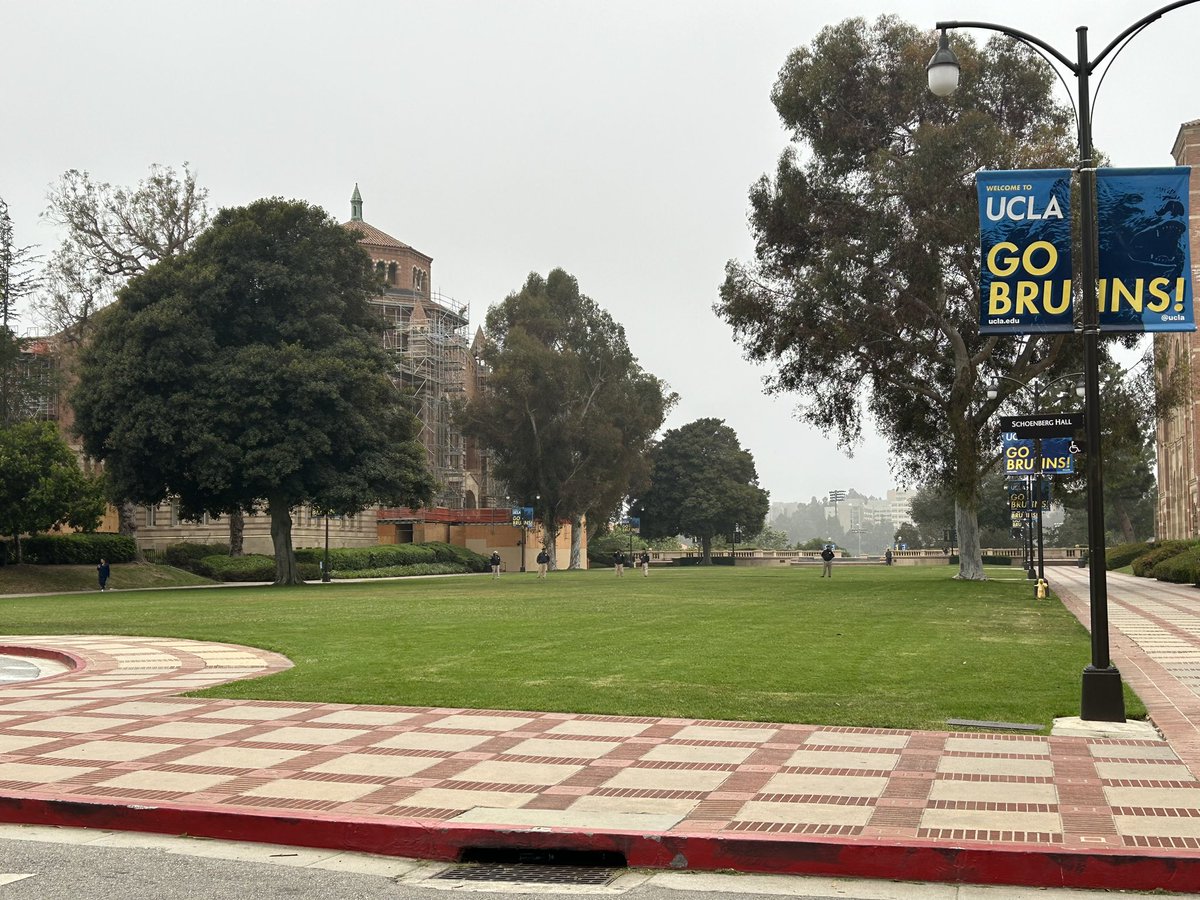 KNXBaird's tweet image. Just hours after another #proPalestinian demonstration on the #UCLA campus.  Things are calm.  Students are rushing to finals.  There are reports that several people were hurt during confrontations with police yesterday.  25 students were cited and released. @knxnews