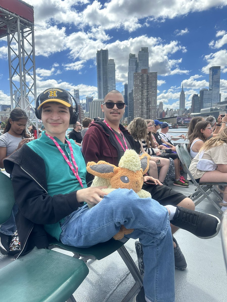 Having a great time in NEE YORK CITY!!  #newyorkbroadway <a href="/BurtonBulldogs/">Burton Middle School</a> <a href="/SummitHS_Bears/">SUMMIT COLLEGIATE HIGH SCHOOL</a> Going to see THE WIZ show tonight!!
