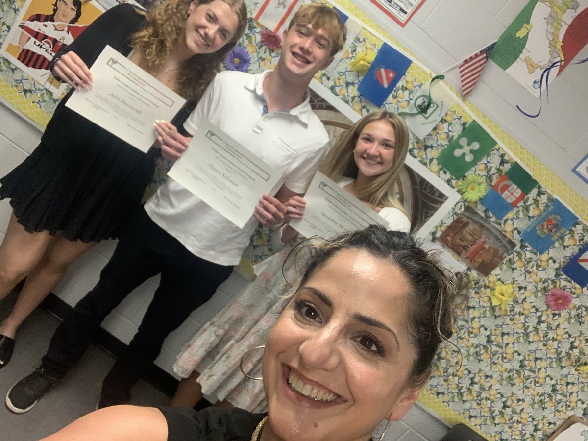 I will miss these smiling faces! Congrats to our Italian Studies Scholarship recipients Julia, Maddie and Daniel! Thank you to the #CocciaFoundation and the #ParaganoFamily for their generosity and their continued support of our Italian Ss and programs 🇮🇹