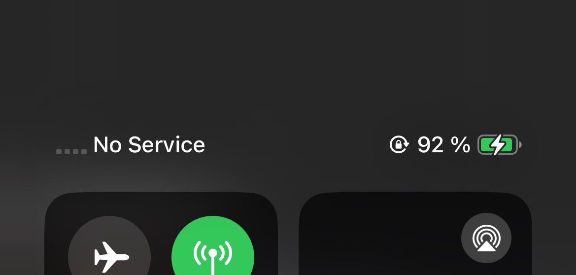 LeaTheaux's tweet photo. @freemobile c’est normal que je me tape h24 des coupure de téléphones avec des ‘ no service ‘ pendant 1h ou c’est moi le problème ? https://t.co/yjv0q2cIu9