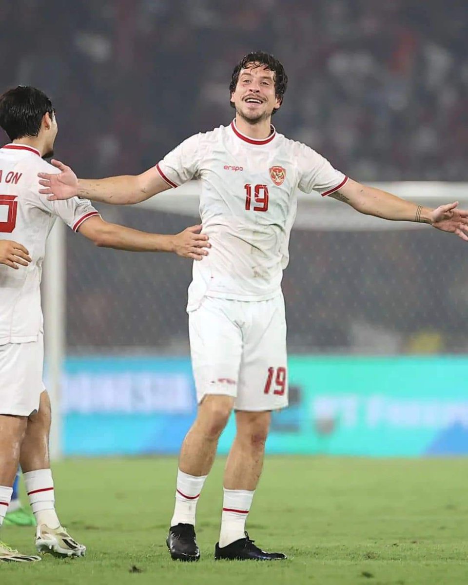 andriandinoraa's tweet photo. Sejarah telah dibuat!!! 🇮🇩

🇲🇨 Indonesia melaju ke babak ketiga kualifikasi Piala Dunia 2026 dan otomatis mengamankan satu tempat di Piala Asia 2027. 🔥🦅

FT: 🏆Kualifikasi Piala Dunia 2026 
🇮🇩 Indonesia 2️⃣🆚️0️⃣ Filipina 🇵🇭 
#TimnasDay #AsianQualifiers #KitaGaruda https://t.co/fvqKT71ZhU