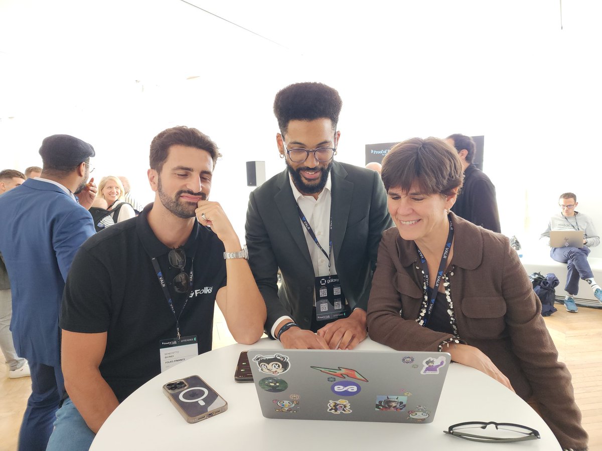 StaciW_DC's tweet photo. @tedrunsonalgo giving @BenedettoBio @RickK9_Algo and I a sneak preview of the gorgeous @EXA_Market EXA V2. Warning ⚠️It's TOP SECRET, but just between us, it's going to be a gamechanger. #exacooking #youaregoingtoloveit https://t.co/wAt7nWfnFC
