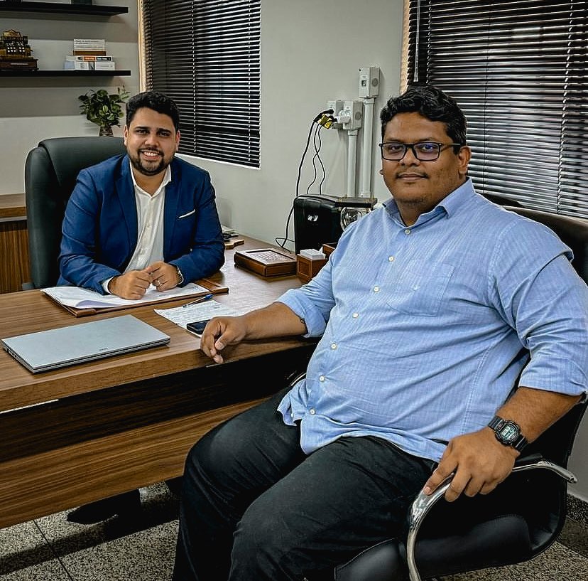 afap_amapa's tweet image. Nos primeiros 4 meses de 2024, a Afap financiou 3,2 milhões para 150 pequenos negócios, mostrando o compromisso do Gov. Clécio Luis com o microcrédito. Em reunião com o sec. Lucas Abrahão, celebramos o aporte adicional de 4 milhões do Sen. Randolfe Rodrigues. Avante, Amapá!