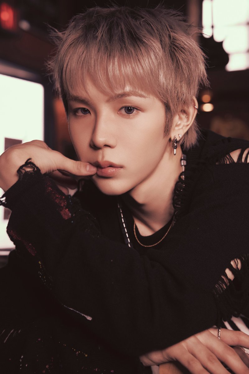 WHERE IS THAT BASS? #1

RIIZE 라이즈 【RIIZING - The 1st Mini Album】
➫ 2024.06.17 6PM (KST)

#RIIZE #라이즈
#SHOTARO #쇼타로
#RISEandREALIZE
#BoomBoomBass #RIIZE_BoomBoomBass
#RIIZING