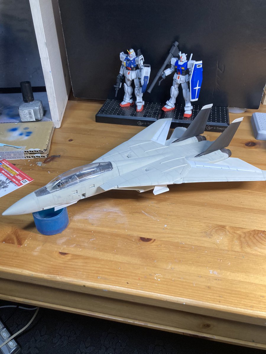 ik181091's tweet photo. トムキャット　ここまで出来た😍🩷
ランディングギアとデカールとウェザリングがまっちる😊
＃トムキャット
＃タミヤのプラモデル https://t.co/KHPgdBGry0