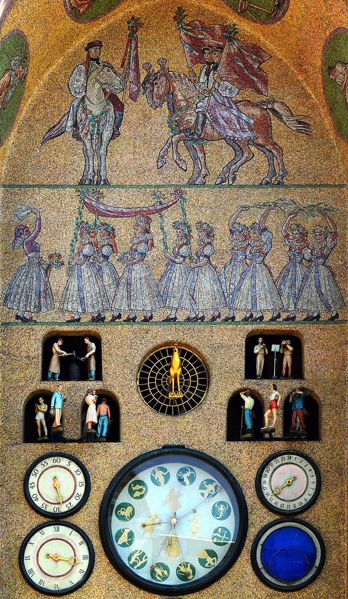 MathiasCrowen's tweet photo. @Velinxi Yeah, Old Town Astronomical Clock is great thing. If I can, in Olomouc is also nice astronomical clock.😉 Bit different but in general the whole region is imbued with various folk elements and motifs. https://t.co/Uq0F7XkyKk
